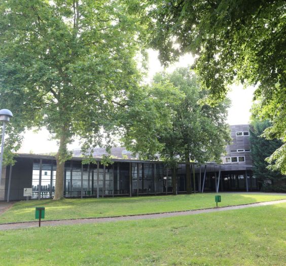 Lycee_Max_Linder_Exterieurs